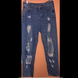 Fashion Nova NWT high waisted ripped jeans